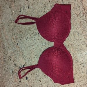 LIKE NEW Victoria's Secret Crimson Lace Bra